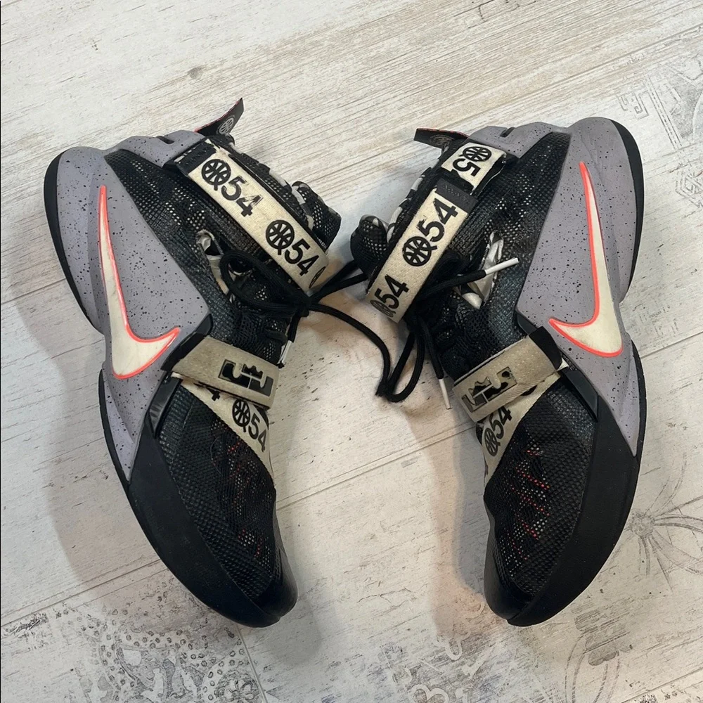 Nike LeBron James Solider 9 Quai 54 Sneakers Size 11